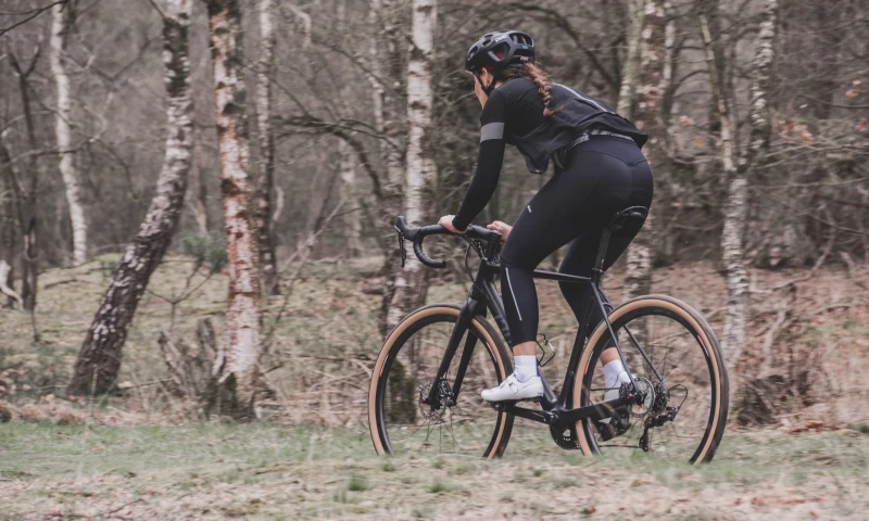 Home 27 femme cycliste